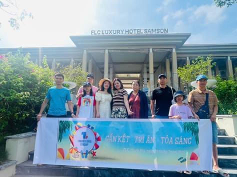 Tranh thủ check in tại địa điểm du lịch